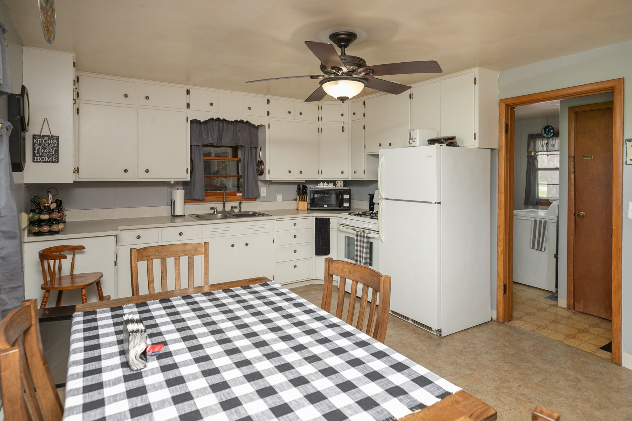 10-Kitchen