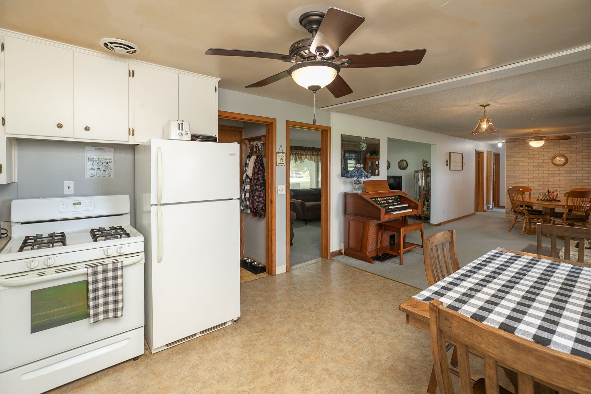 12-Kitchen