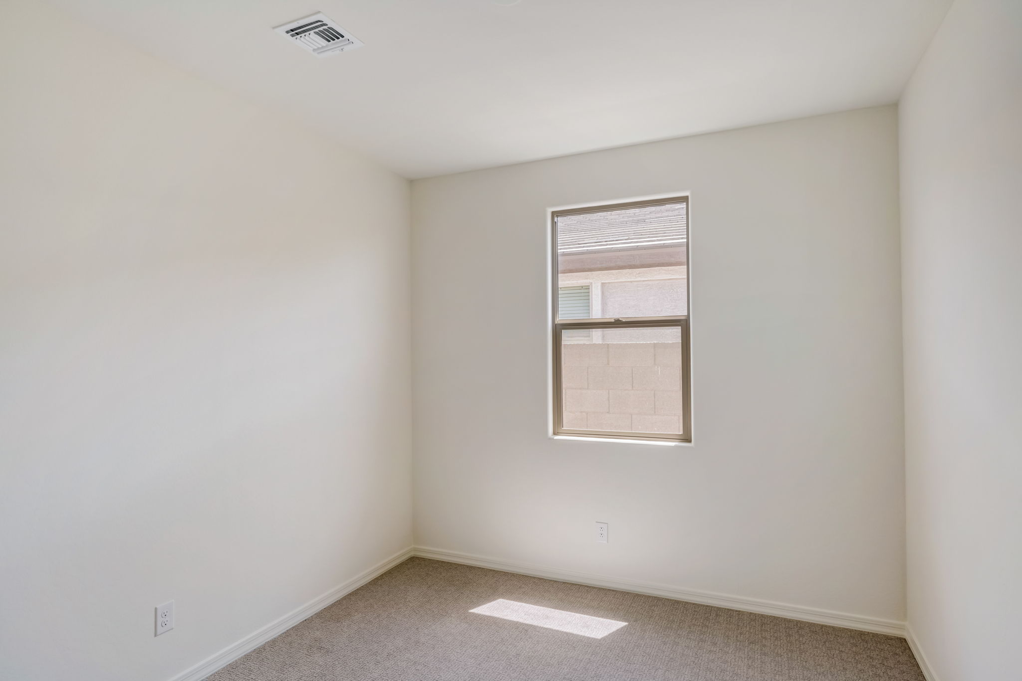 W Gross Ave-017