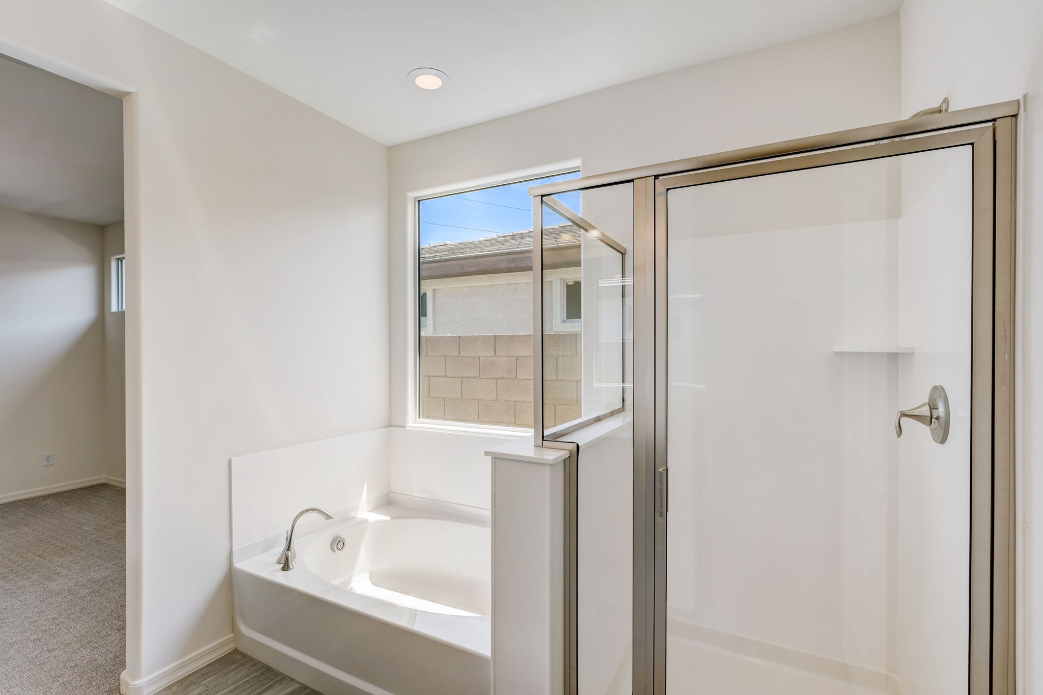 W Gross Ave-025