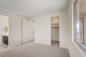 W Gross Ave-021
