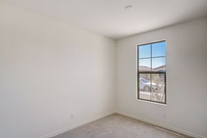 W Gross Ave-014