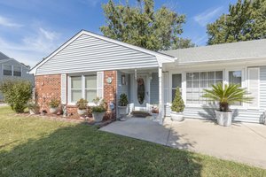 2416 Bullock Trail, Virginia Beach, VA 23454, USA Photo 3