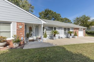 2416 Bullock Trail, Virginia Beach, VA 23454, USA Photo 2