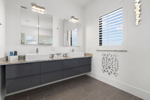 Primary Bathroom (2)