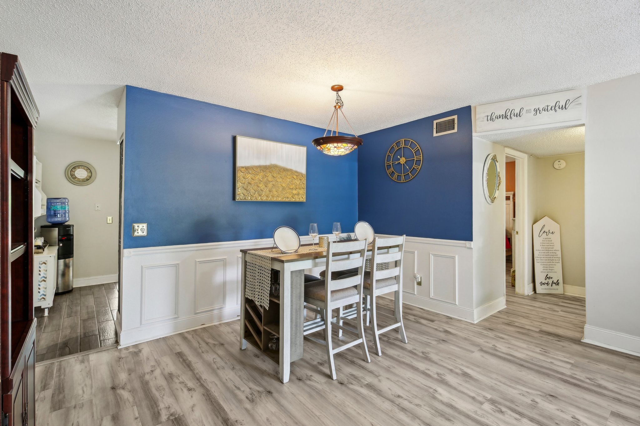 World Pkwy Blvd 26-1805-010.jpg