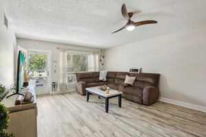 World Pkwy Blvd 26-1805-007.jpg