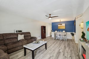 World Pkwy Blvd 26-1805-009.jpg