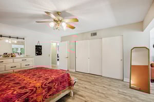 World Pkwy Blvd 26-1805-016.jpg
