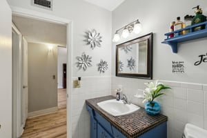 World Pkwy Blvd 26-1805-020.jpg