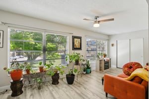 World Pkwy Blvd 26-1805-027.jpg