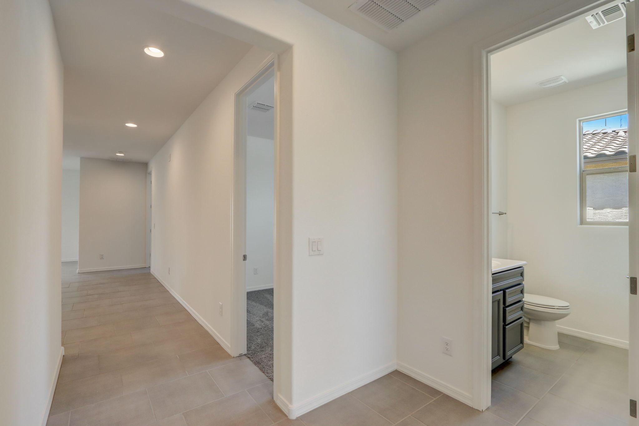 W Gross Ave-020