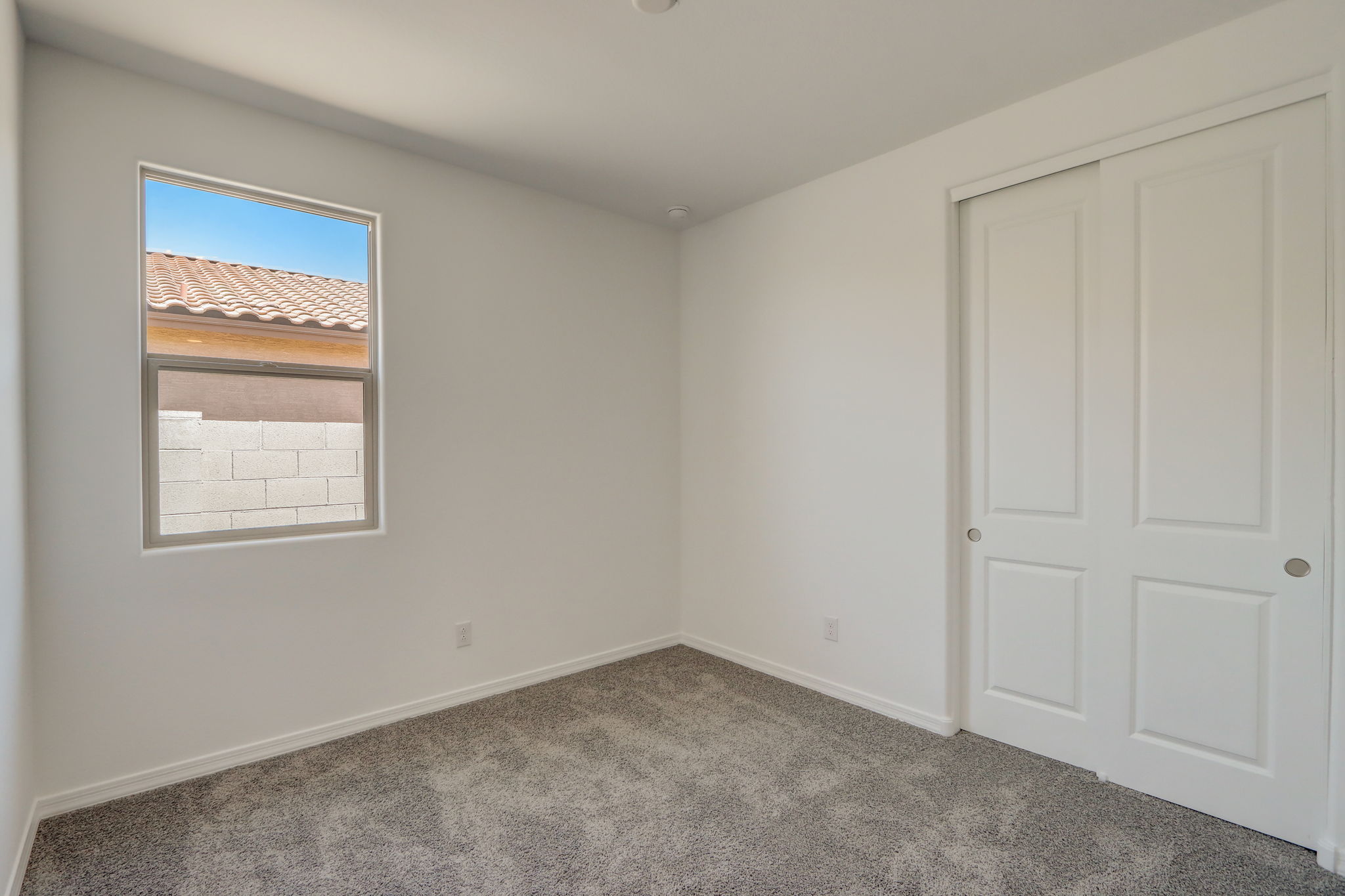 W Gross Ave-024