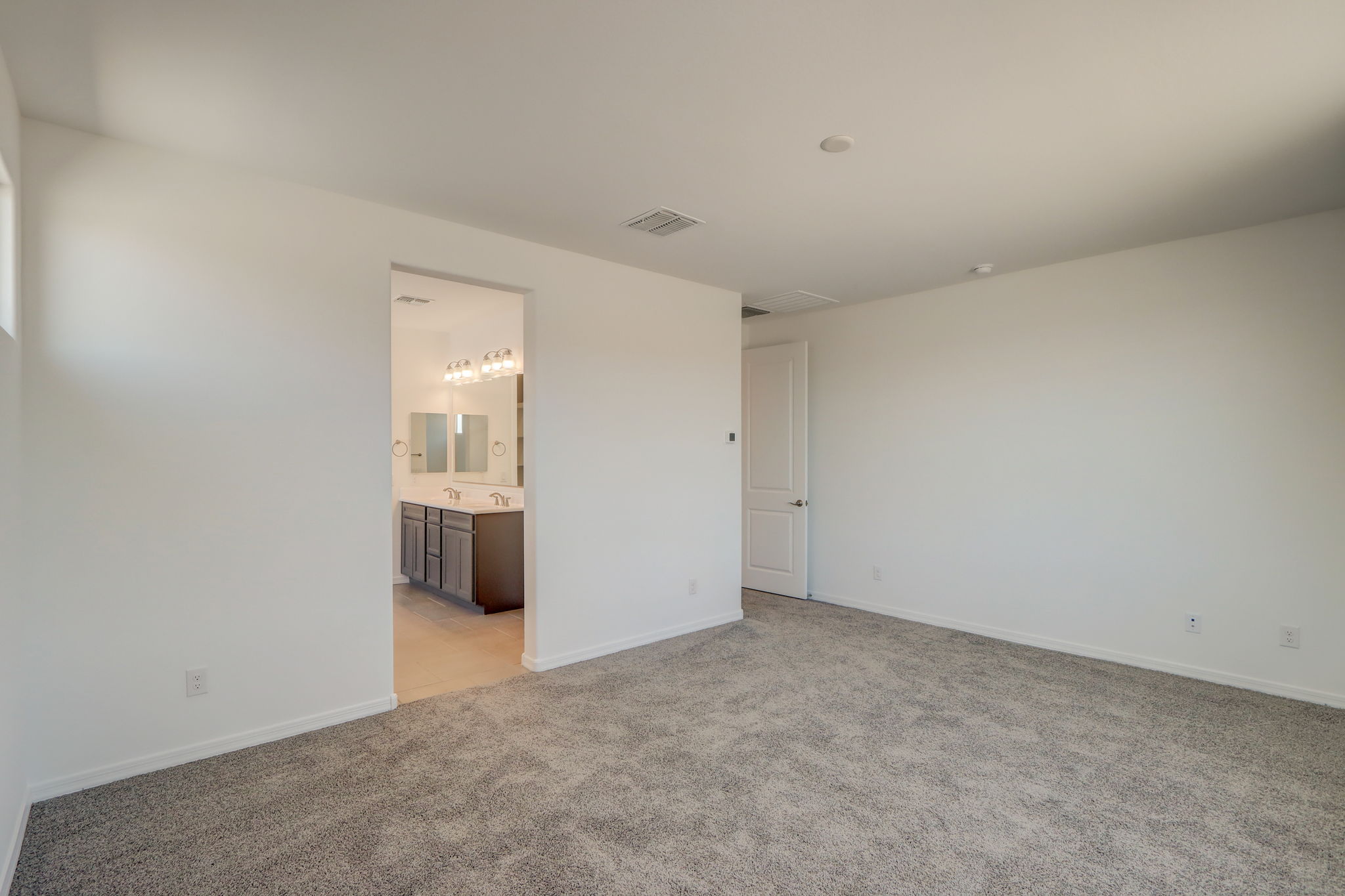 W Gross Ave-028
