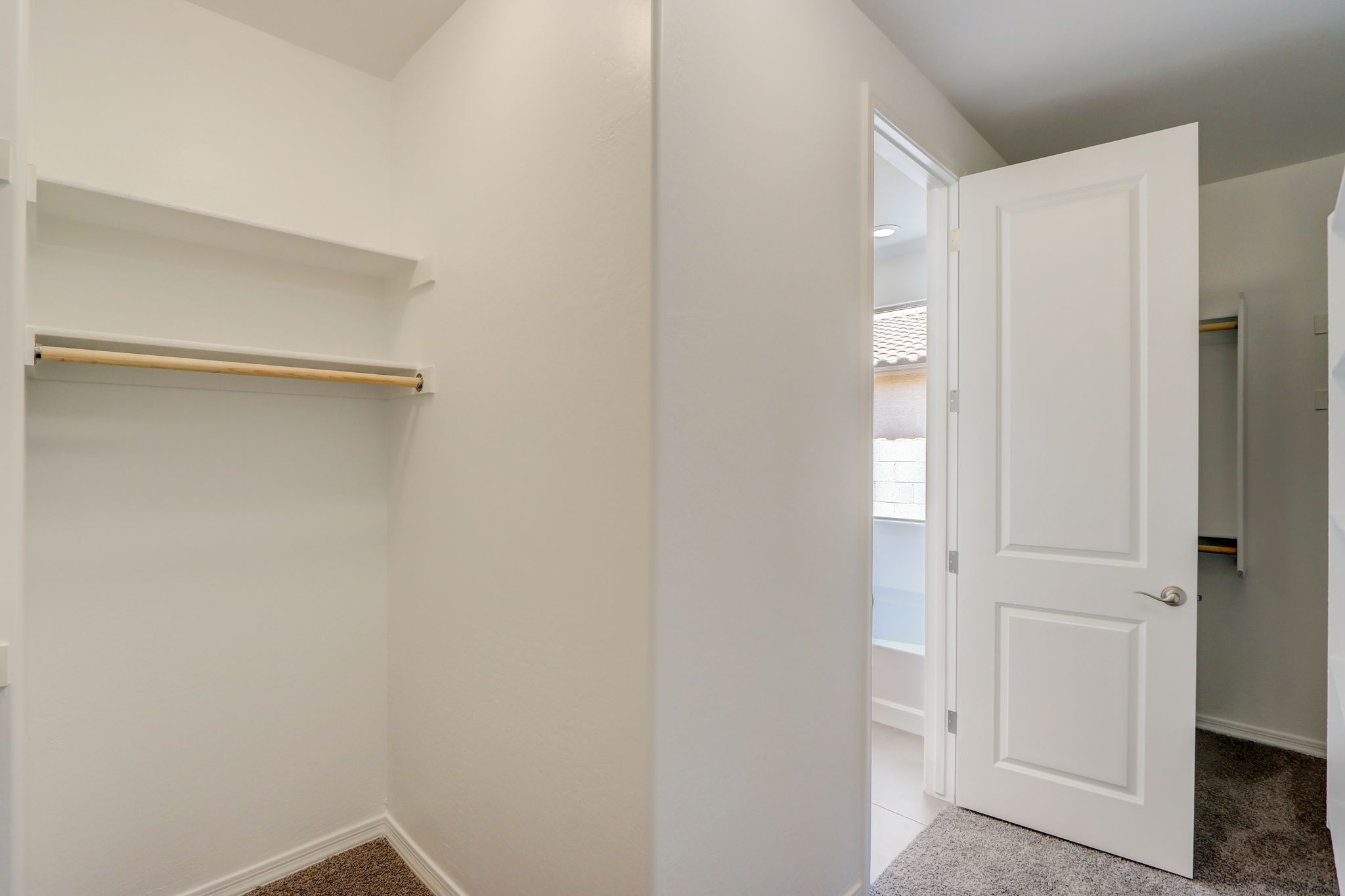 W Gross Ave-032