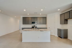 W Gross Ave-012