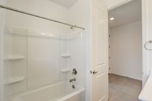 W Gross Ave-019