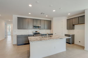 W Gross Ave-011