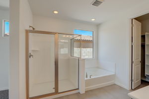 W Gross Ave-030