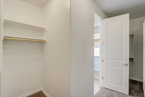 W Gross Ave-032