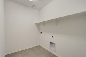 W Gross Ave-023