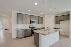 W Gross Ave-010