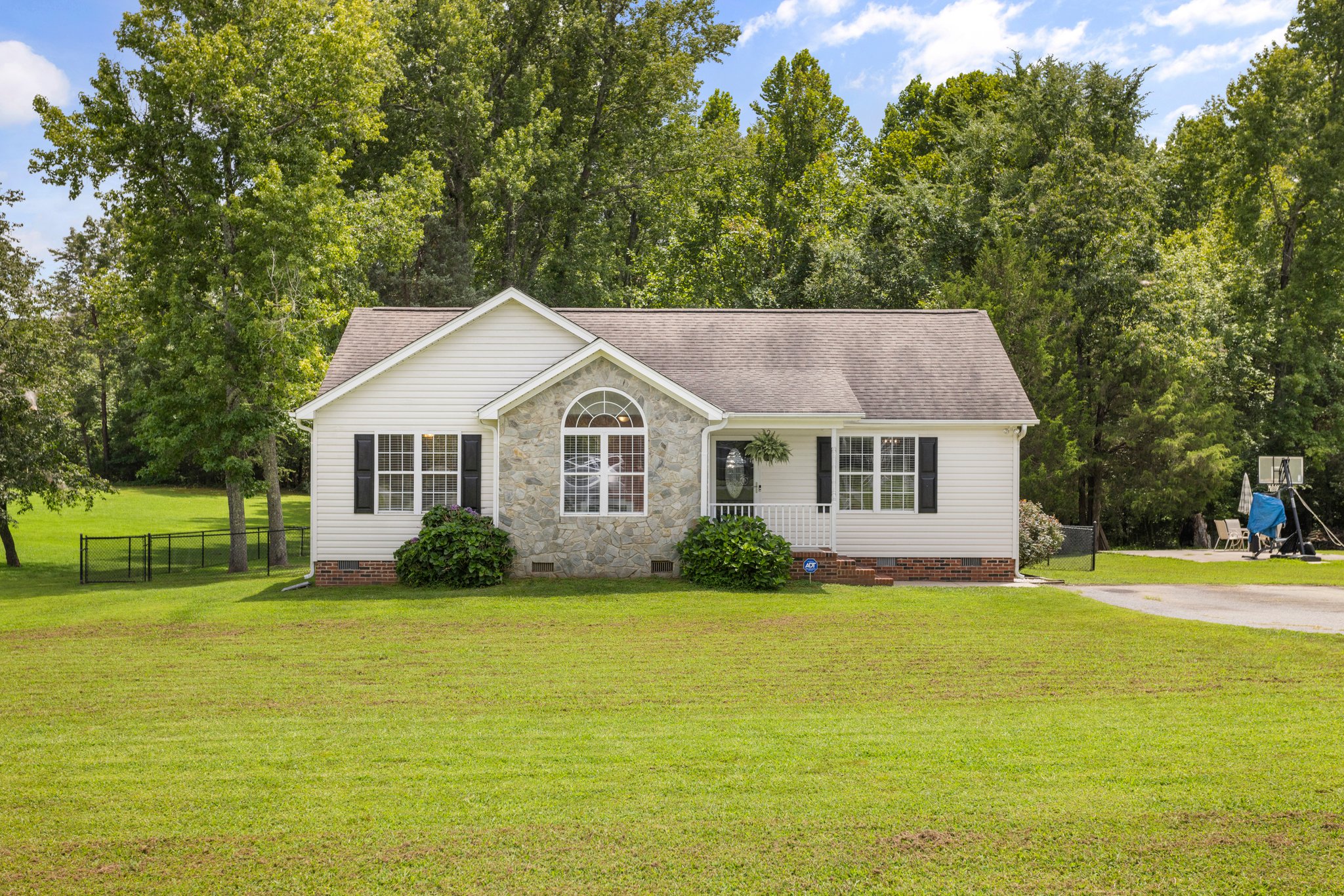 2417 Foxfire Ln, Burlington, NC 27217 Castle Click Photography