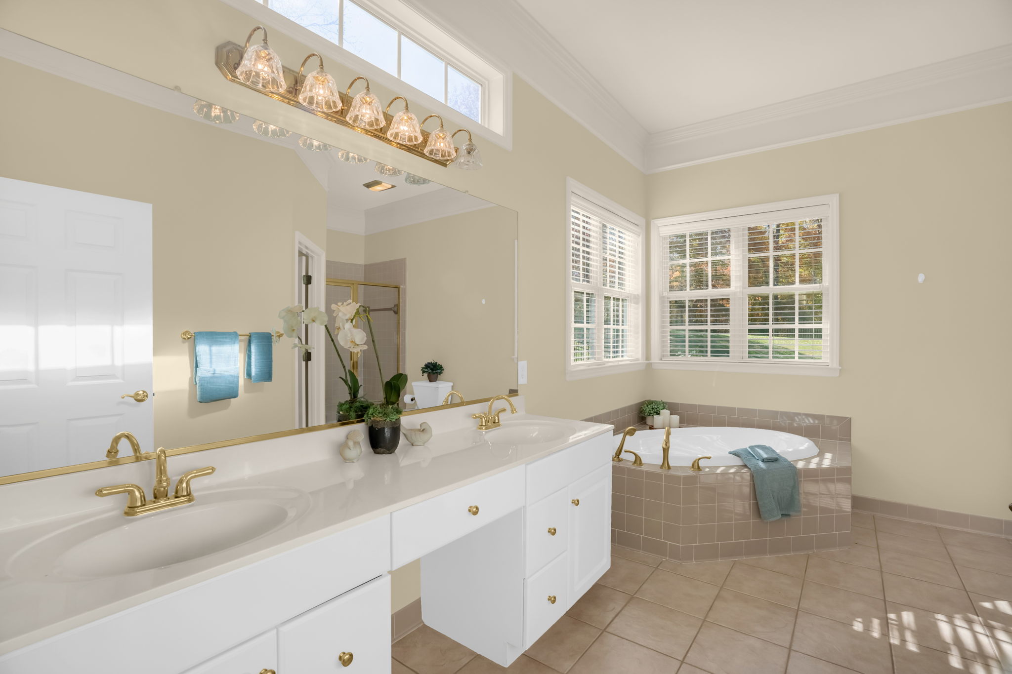 2417 Old Towne Dr-22