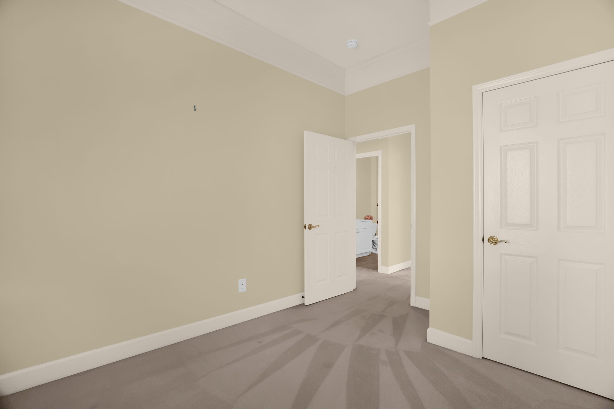 2417 Old Towne Dr-24