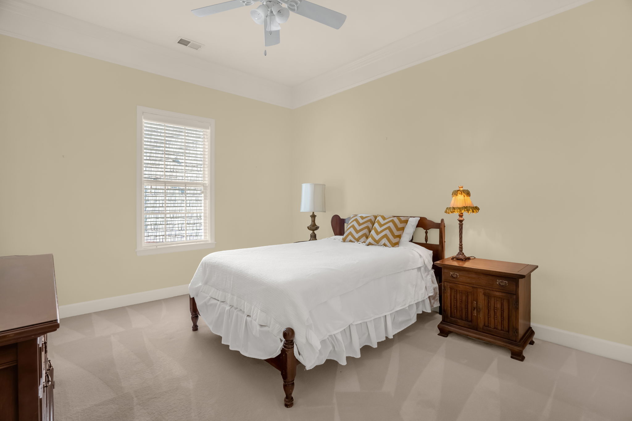 2417 Old Towne Dr-26