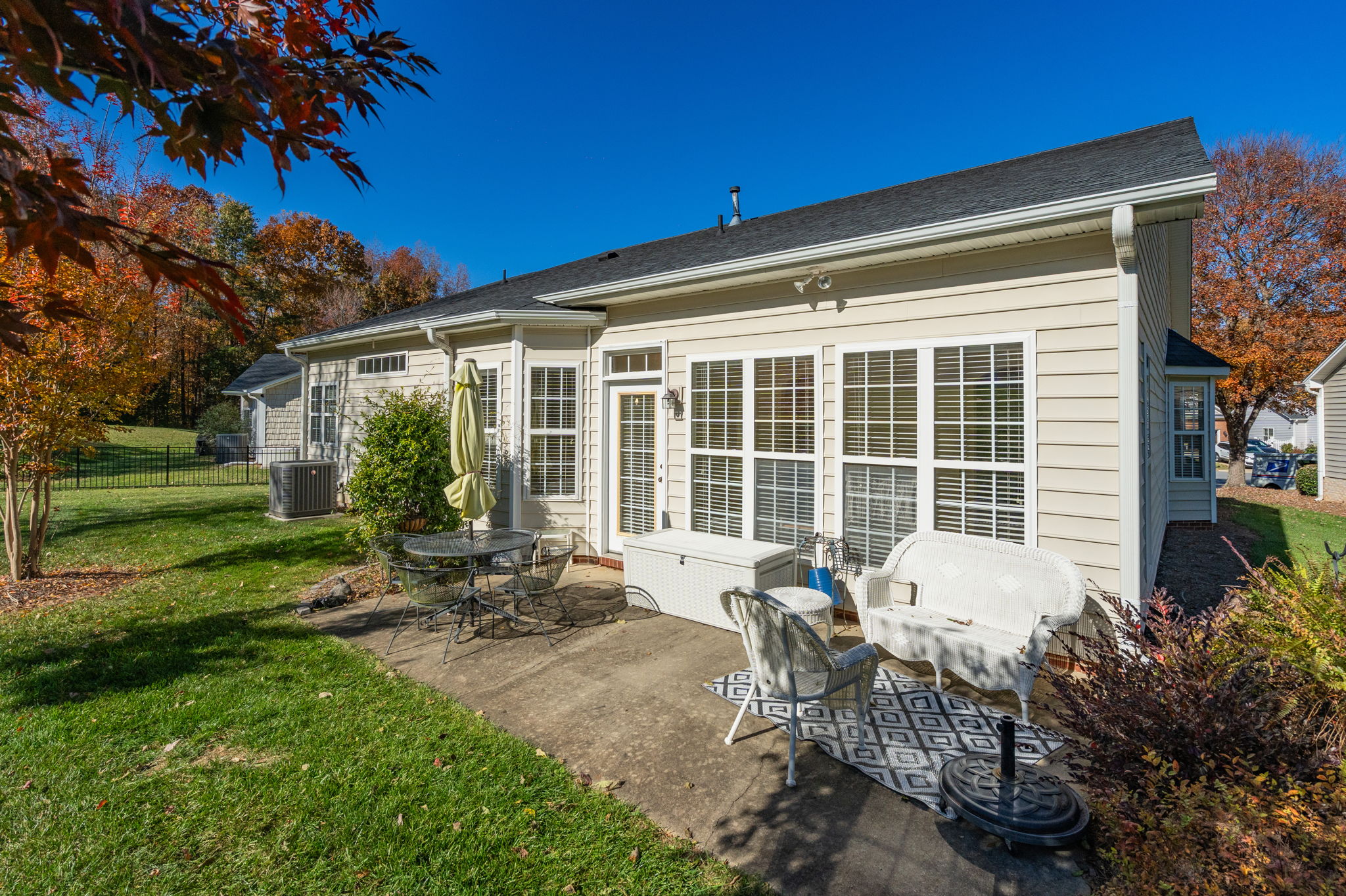 2417 Old Towne Dr-28