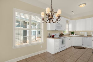 2417 Old Towne Dr-10