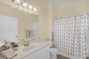 2417 Old Towne Dr-25