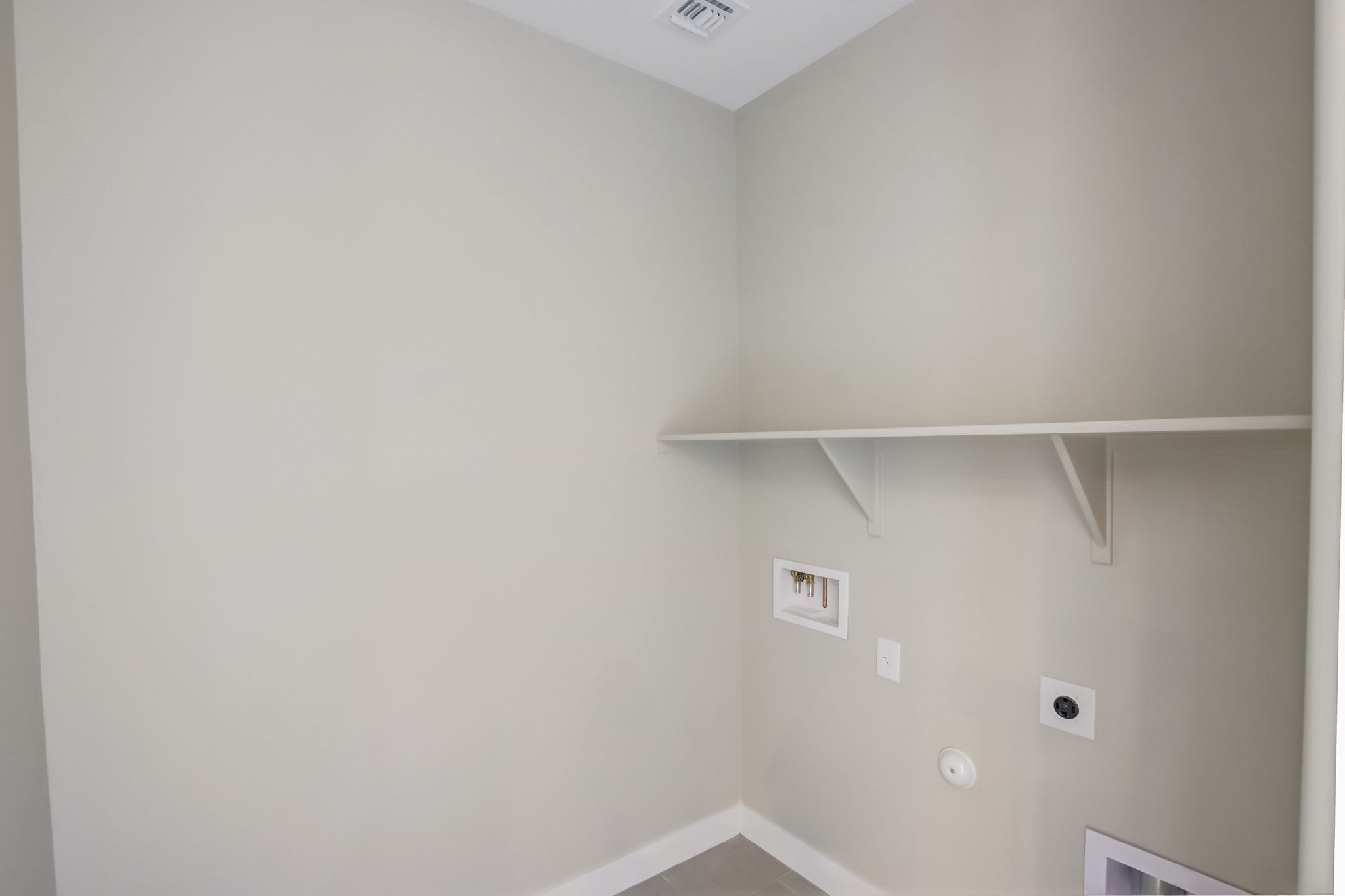 W Gross Ave-025
