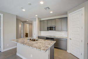 W Gross Ave-016