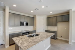 W Gross Ave-014
