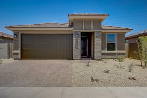 W Gross Ave-003