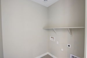 W Gross Ave-025