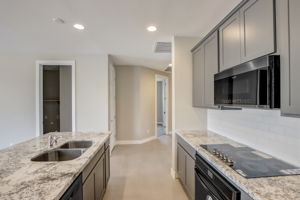 W Gross Ave-018