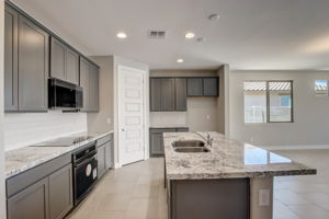 W Gross Ave-019