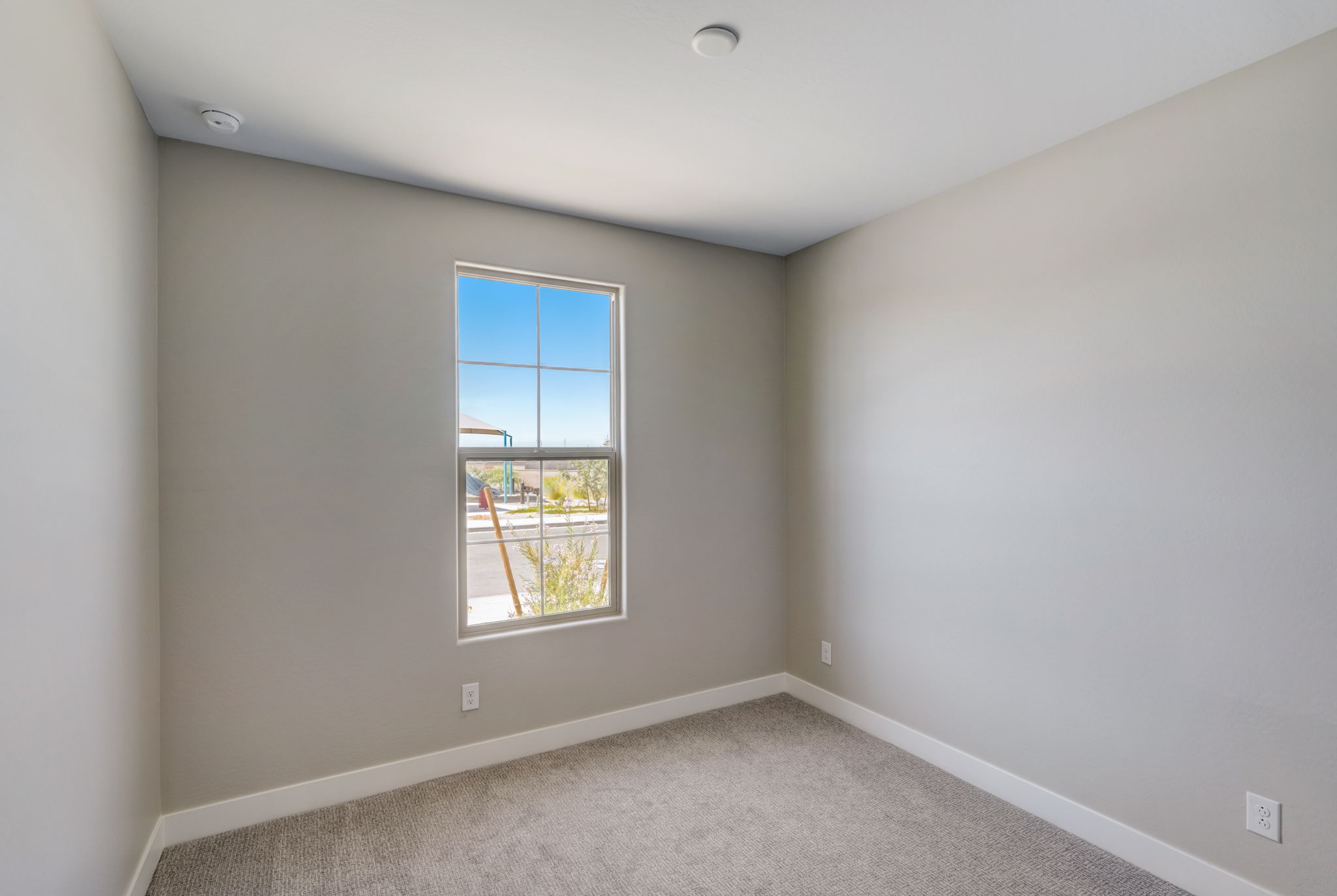 W Gross Ave -014