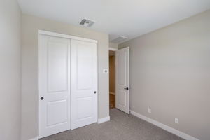 W Gross Ave -015