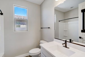 W Gross Ave -016