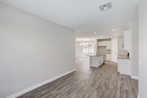 W Gross Ave -005