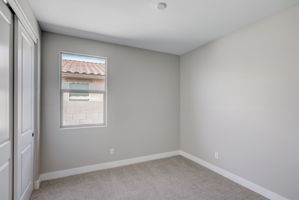 W Gross Ave -017