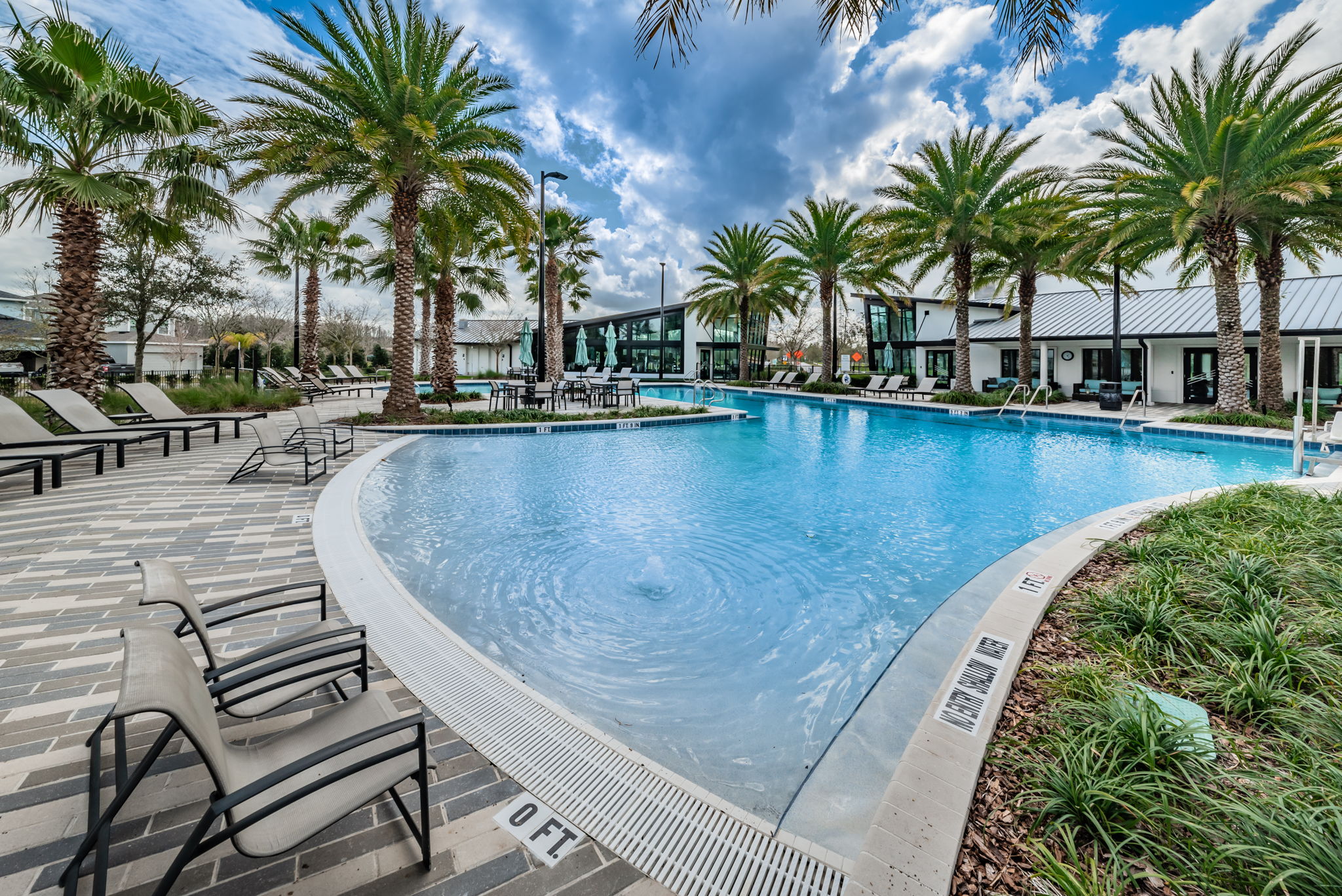 16-Asutria Pool