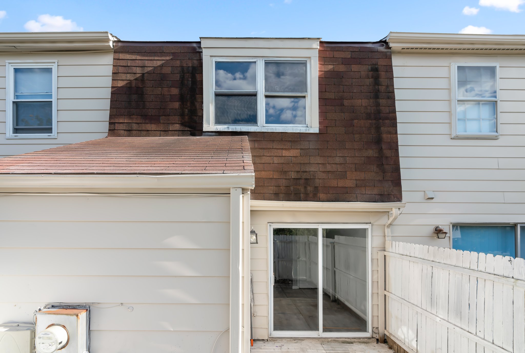 28. Back exterior.jpg