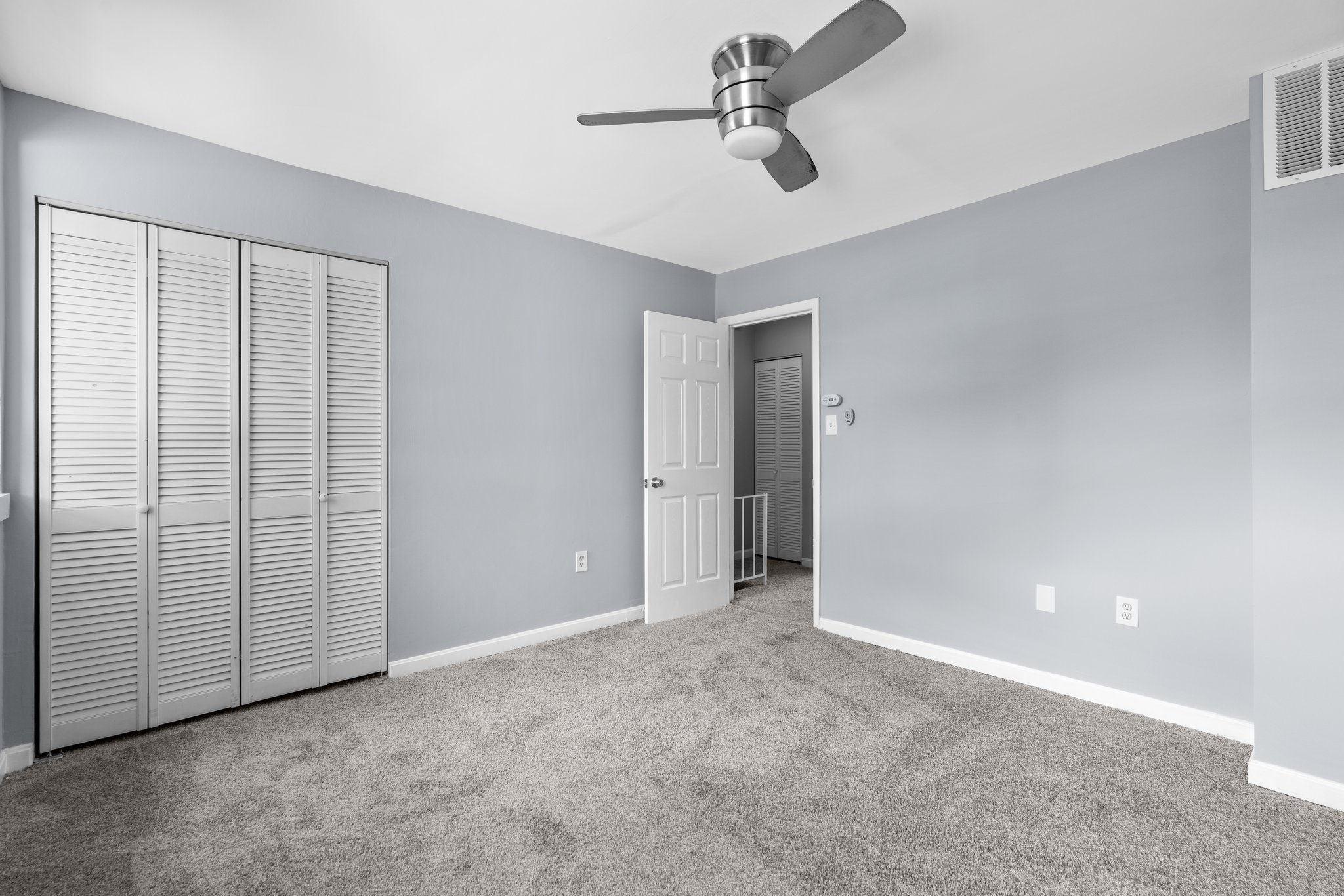 20. Upper bedroom.jpg