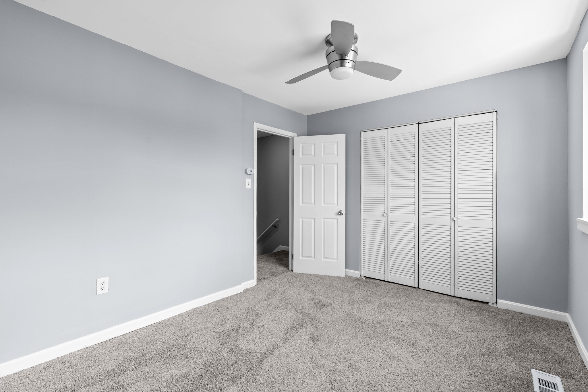 25. Upper bedroom.jpg