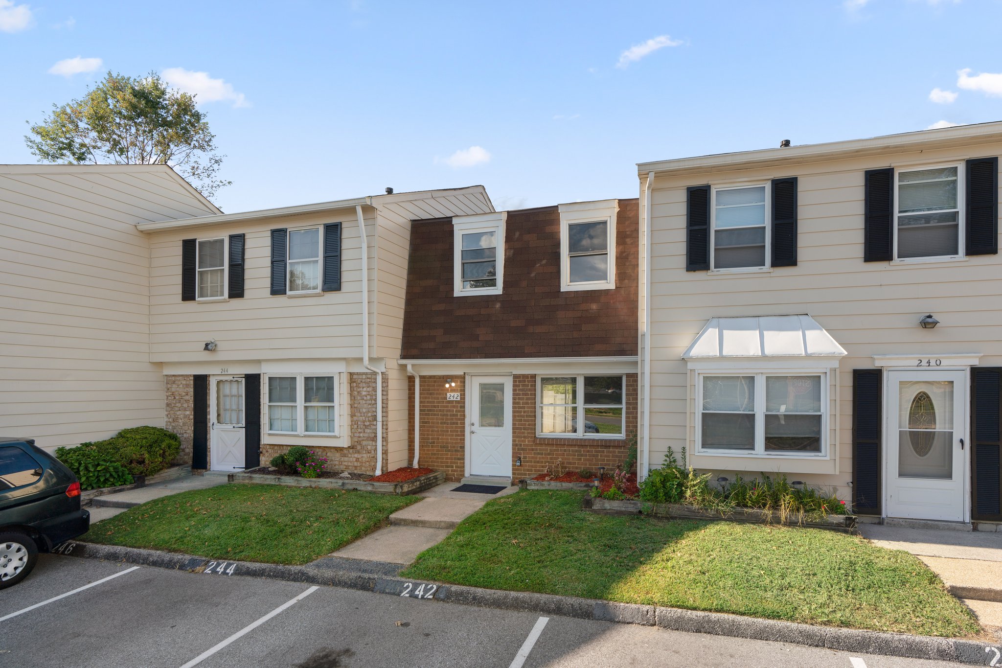 03. Front exterior .jpg